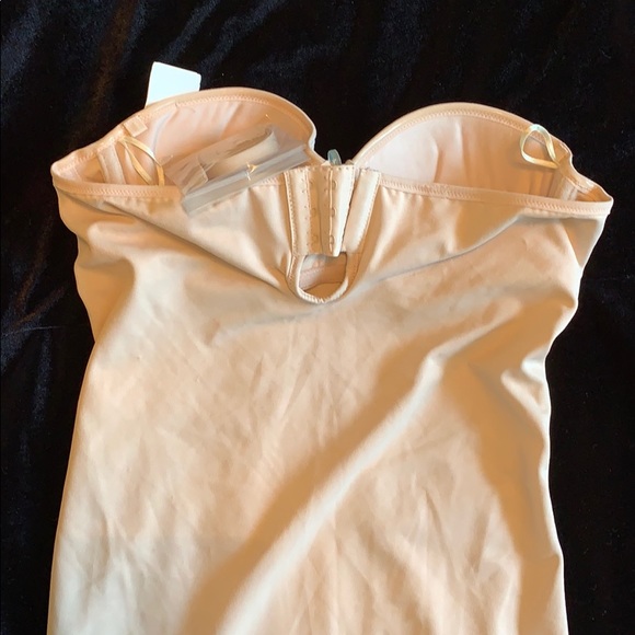 NWT new Flexees shapewear - Picture 4 of 10